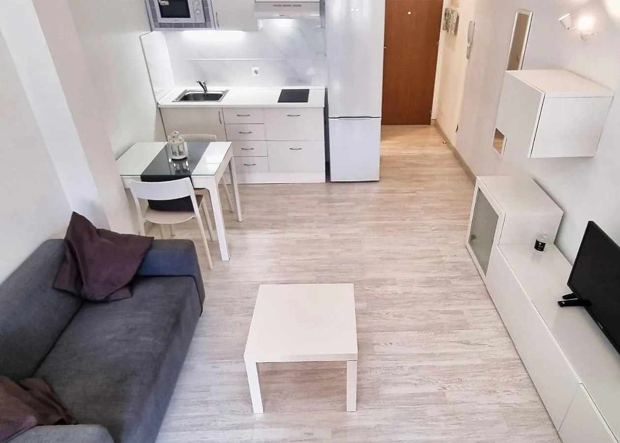 Marino II 206. Great Studio Second-Line To The Beach In Marbella Centre.