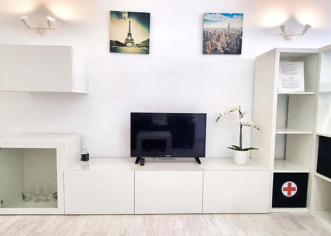 Marino II 206. Great Studio Second-Line To The Beach In Marbella Centre. Apartment