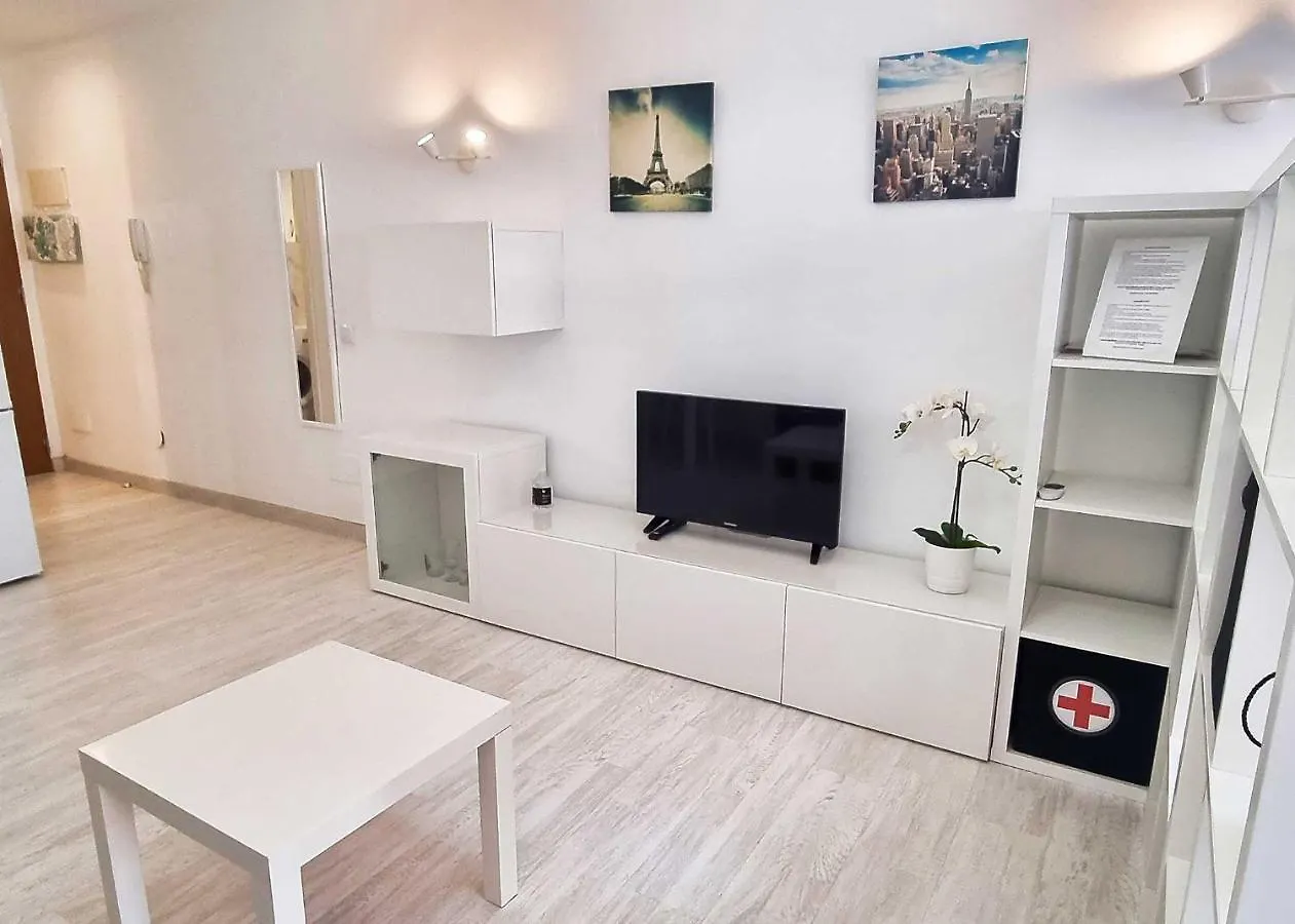 Marino II 206. Great Studio Second-Line To The Beach In Marbella Centre. Apartment